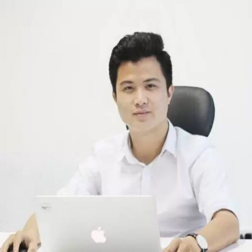 CEO Phạm Đức Long